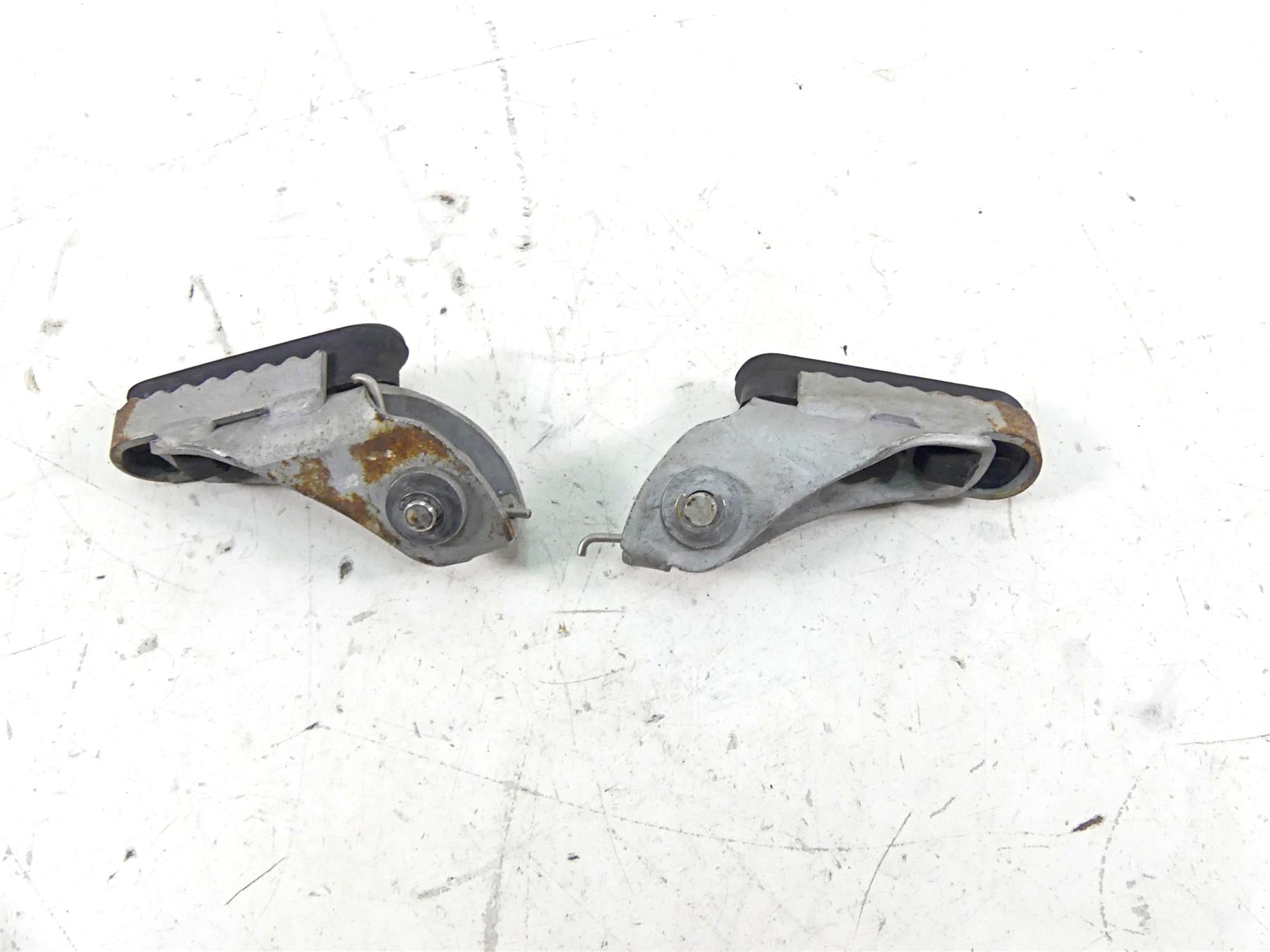 2009 BMW R1200 GS K25 Front Footpeg Foot Peg Rest Set 46717729281 46717729281 {{ shop.shopifyCountryName }} - Mototech271