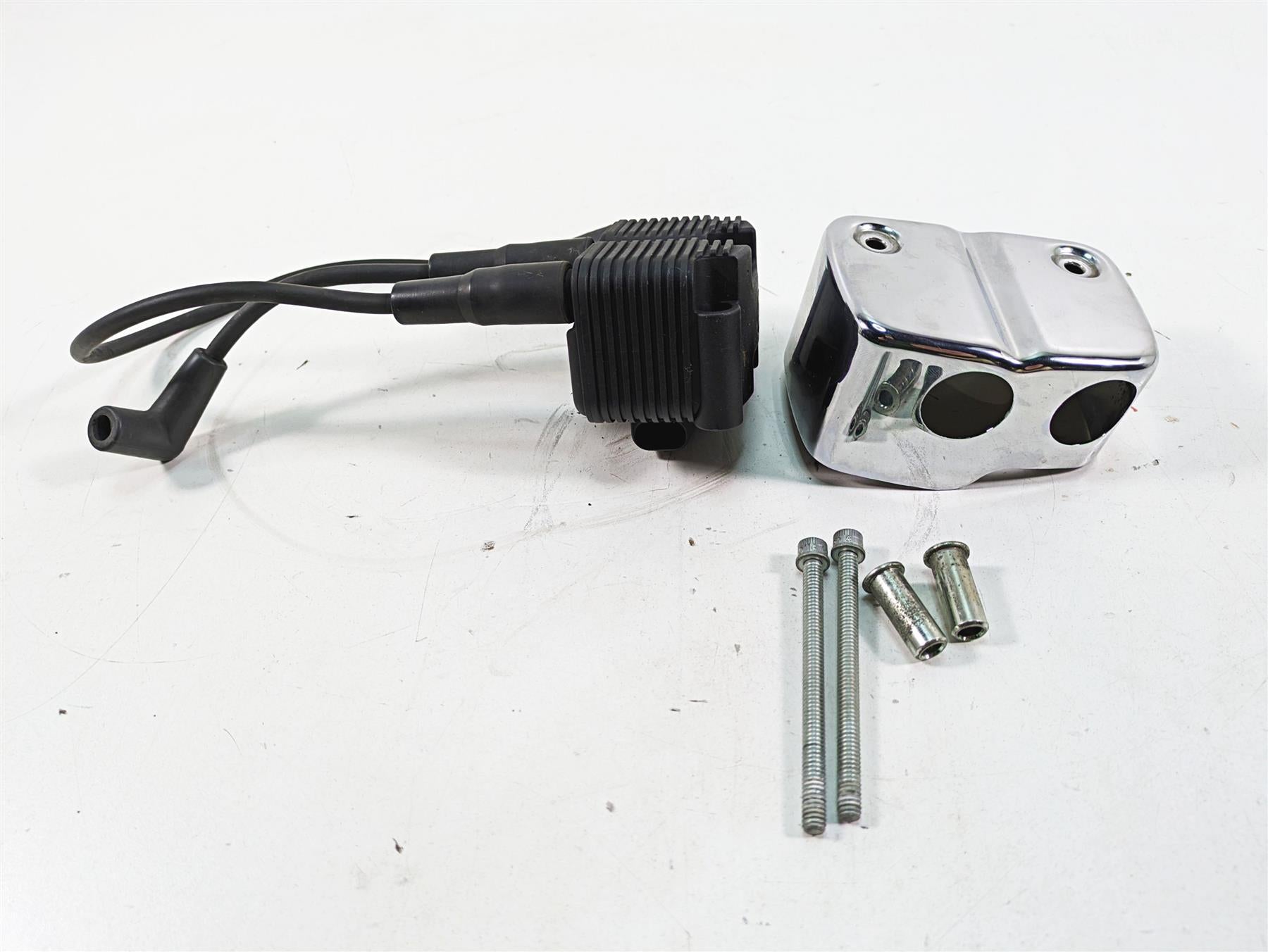2005 Harley Dyna FXDL Low Rider Ignition Coil Wire Plug + Cover Set 31655-99 {{ shop.shopifyCountryName }} - Mototech271