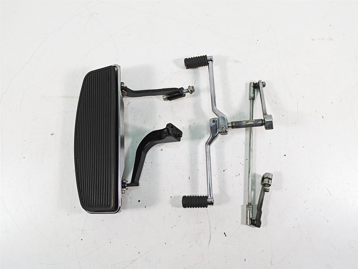 2011 Harley Touring FLHR Road King Front Left Floorboard & Shifter 50621-06 {{ shop.shopifyCountryName }} - Mototech271