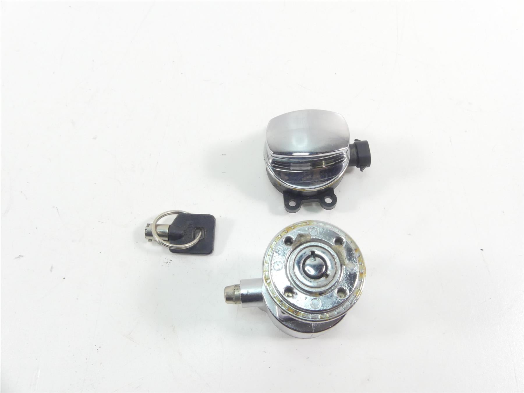 2014 Harley FXDF Dyna Fat Bob Ignition Switch Steering Lock Key Set 71430-12 {{ shop.shopifyCountryName }} - Mototech271
