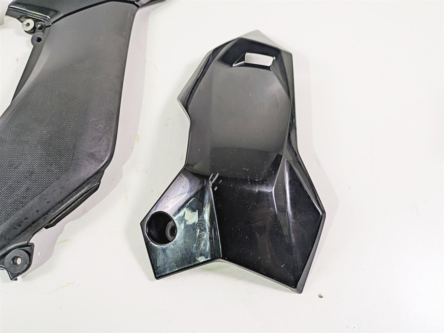 2020 Kawasaki Z900 ZR900 Oem & Xxun Moto Plastic Infill Set 7058 14093-0667 {{ shop.shopifyCountryName }} - Mototech271