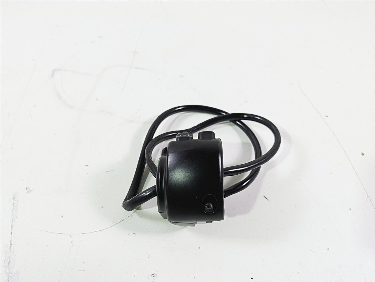 2017 Harley FLS Softail Slim Right Hand Start Stop Control Switch 71500297 {{ shop.shopifyCountryName }} - Mototech271