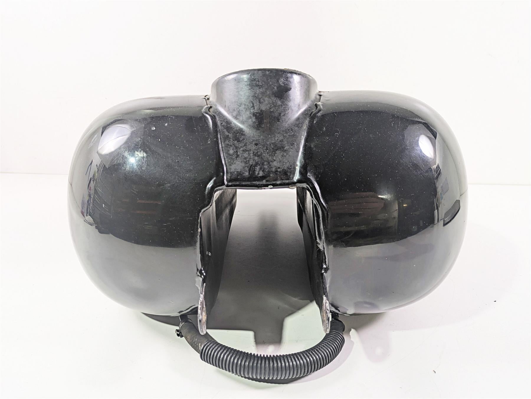 2001 Harley Touring FLHX Street Glide Fuel Gas Petrol Tank - Dented 61356-00 {{ shop.shopifyCountryName }} - Mototech271