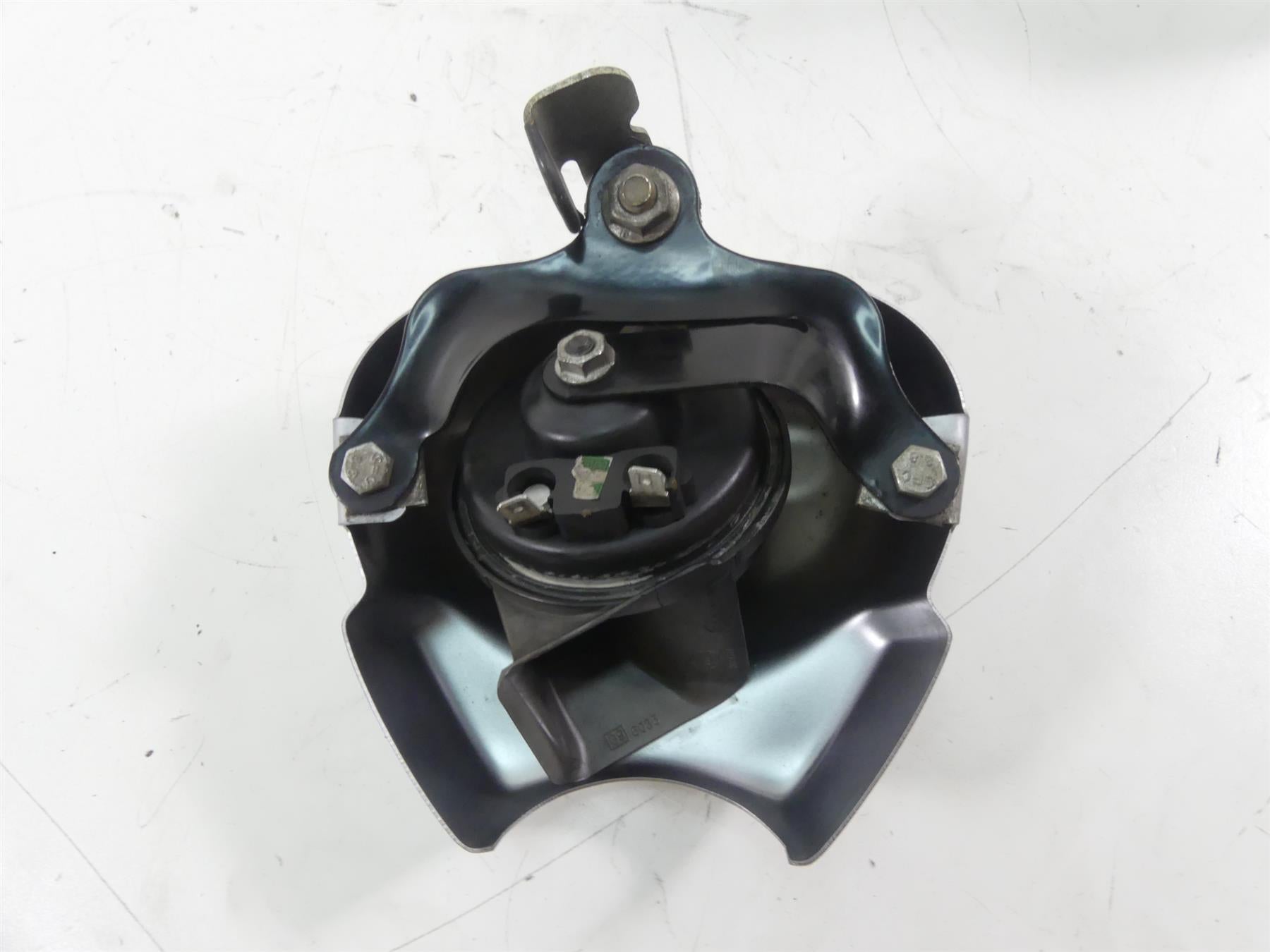 2013 Harley Davidson VRSCF Muscle Horn With Silver Cover 69053-09 {{ shop.shopifyCountryName }} - Mototech271