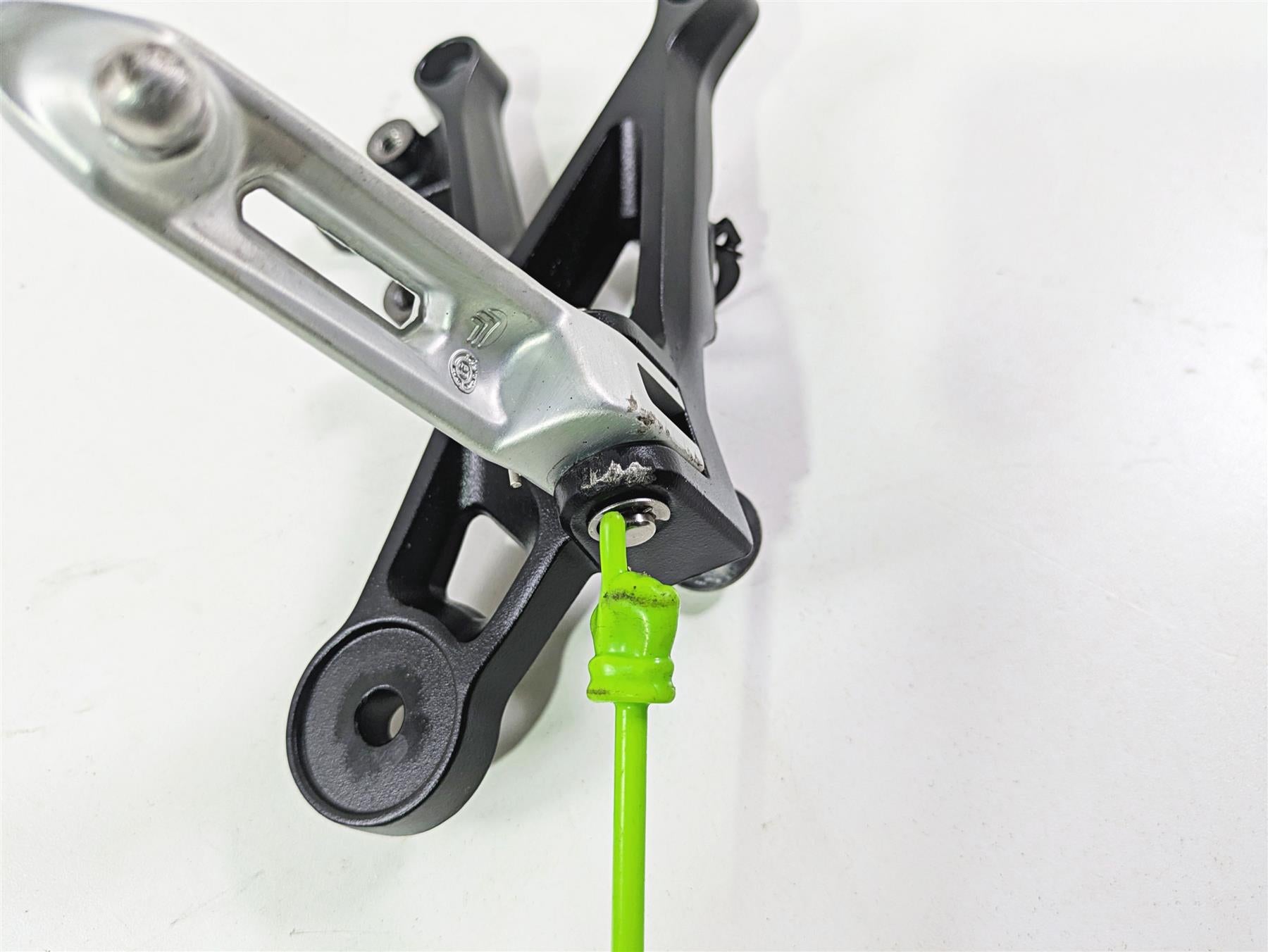 2024 Triumph Street Triple 765 R Right Rider Footpeg & Mount Set T2082980 {{ shop.shopifyCountryName }} - Mototech271