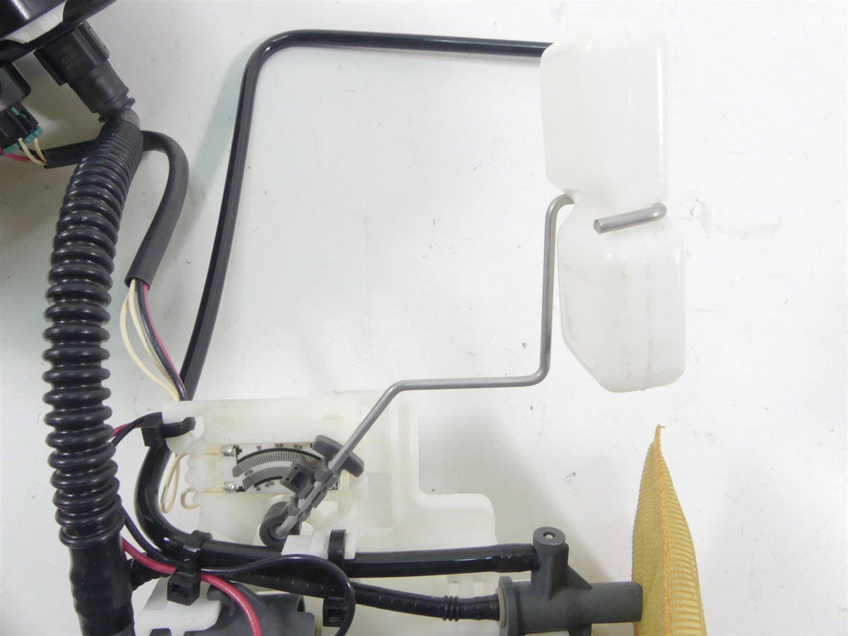2016 Indian Chief Dark Horse Fuel Gas Petrol Pump + Level Sender -Tested 2521787 {{ shop.shopifyCountryName }} - Mototech271