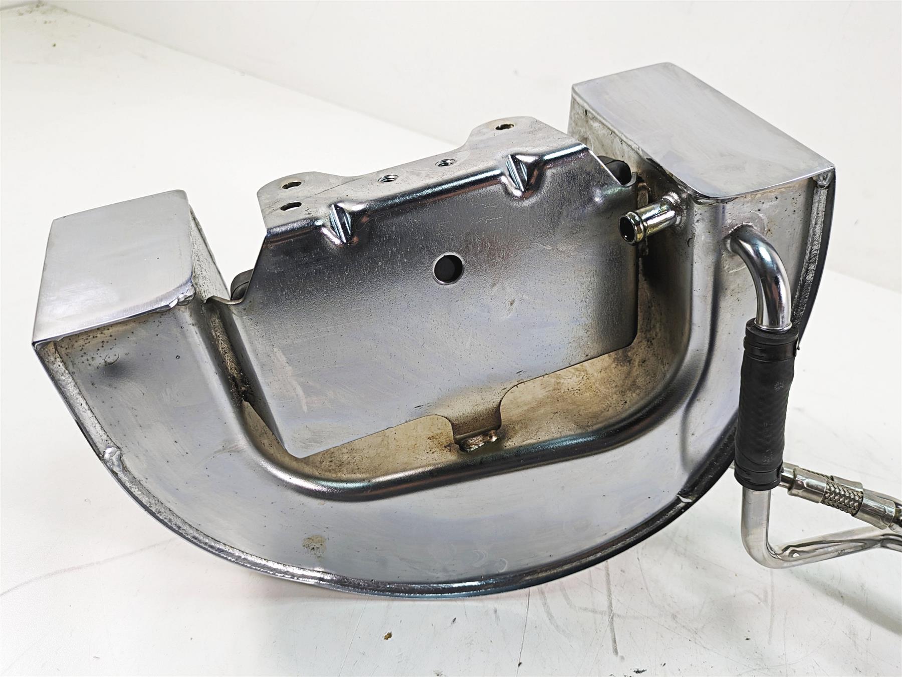 2000 Harley FXSTS Softail Springer Chrome Oil Tank Reservoir 62498-01A {{ shop.shopifyCountryName }} - Mototech271