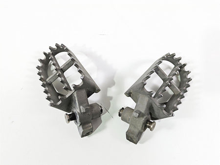 2006 BMW R1200GS K255 Adv Front Footpeg Rest Set 46717694557 {{ shop.shopifyCountryName }} - Mototech271