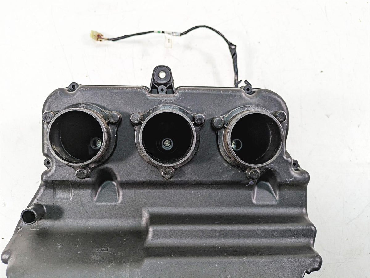 2013 MV Agusta F3 675 ERA Air Box Cleaner Breather & Fuel Injectors 8000B5482 {{ shop.shopifyCountryName }} - Mototech271