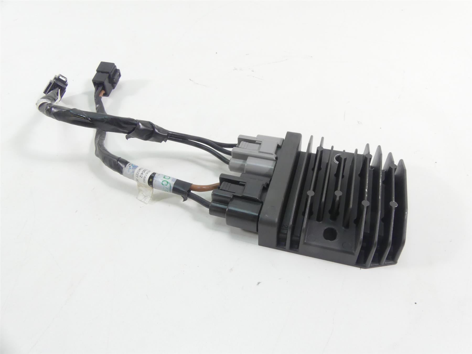 2015 Triumph 1050 Speed Triple R Rectifier Voltage Regulator T1300675 FH020AA {{ shop.shopifyCountryName }} - Mototech271