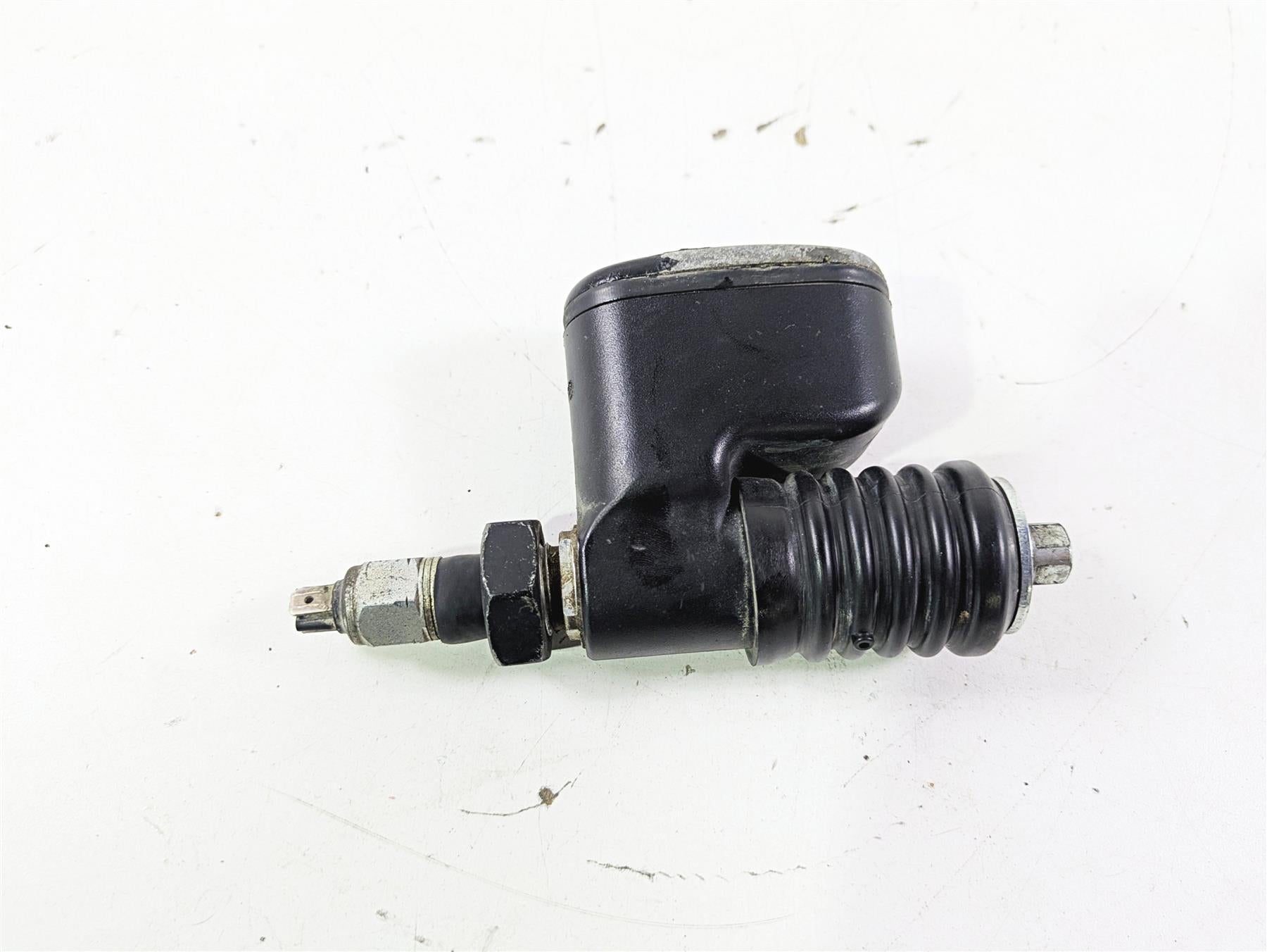 2011 Harley FXDC Dyna Super Glide Rear Brake Master Cylinder 42474-06C {{ shop.shopifyCountryName }} - Mototech271