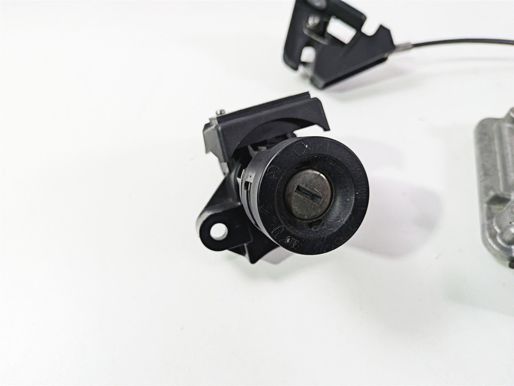 2010 BMW R1200RT K26 Cdi Ecu Ecm & Ignition Switch Set 7722565 5125770007 {{ shop.shopifyCountryName }} - Mototech271