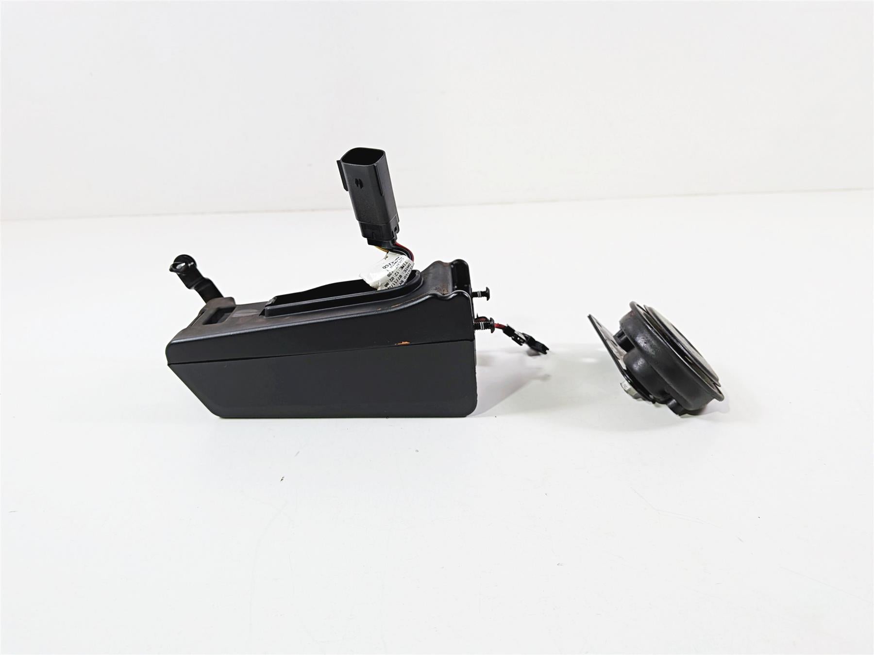 2022 Harley Softail FXLRST Low Rider Horn & Wiring Box 69201654 {{ shop.shopifyCountryName }} - Mototech271