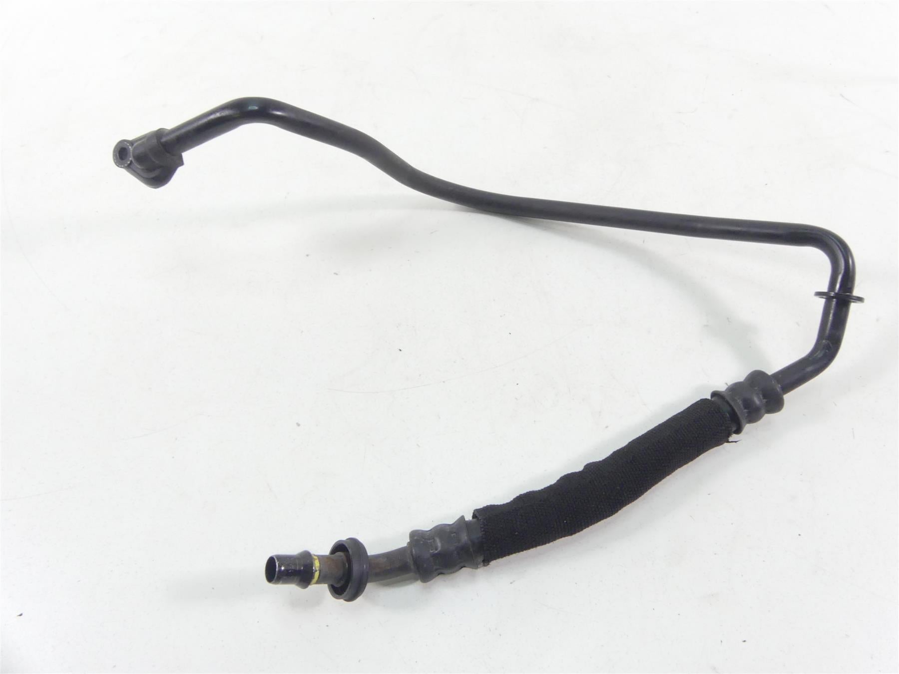2015 Harley VRSCF Muscle Rod Left Oil Cooler Line Hose  62700054 | Mototech271