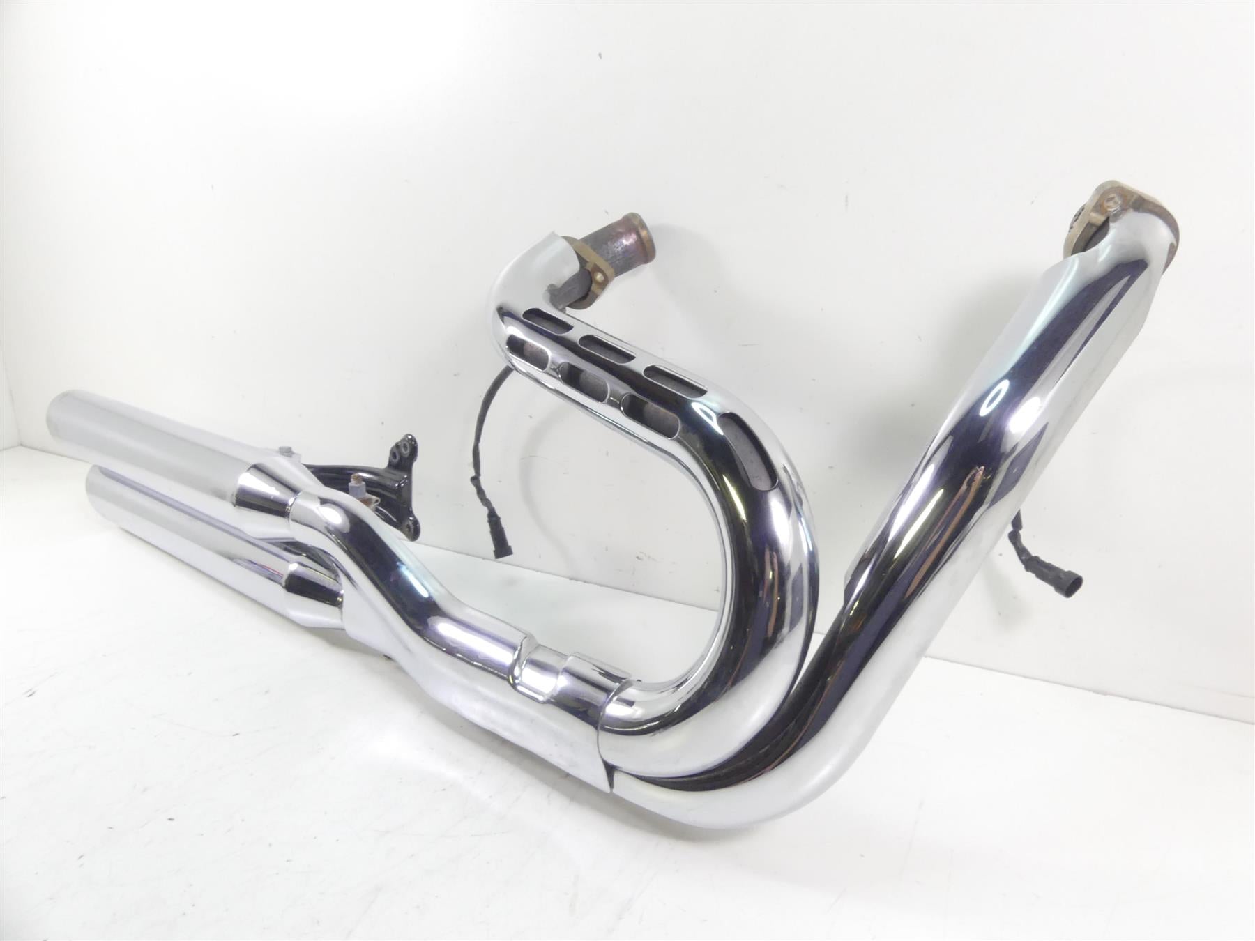 2009 Harley FXDF Dyna Fat Bob Oem Exhaust Header Muffler System 64984-08A {{ shop.shopifyCountryName }} - Mototech271