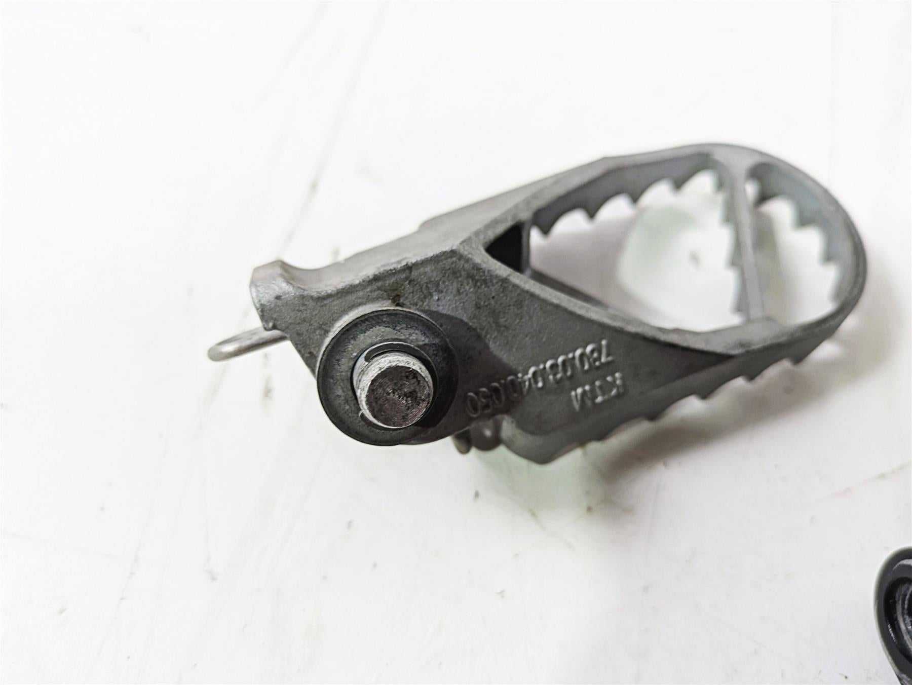 2022 KTM 1290 Super Adventure S Rider Footpeg Set & Clips & Bolts 61903040033 {{ shop.shopifyCountryName }} - Mototech271