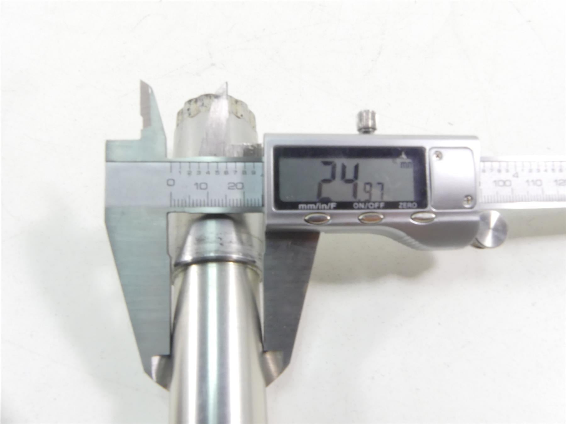 2012 Mv Agusta Brutale 1090 R Front 25mm Axle Wheel Spindle 8A00A3468 {{ shop.shopifyCountryName }} - Mototech271