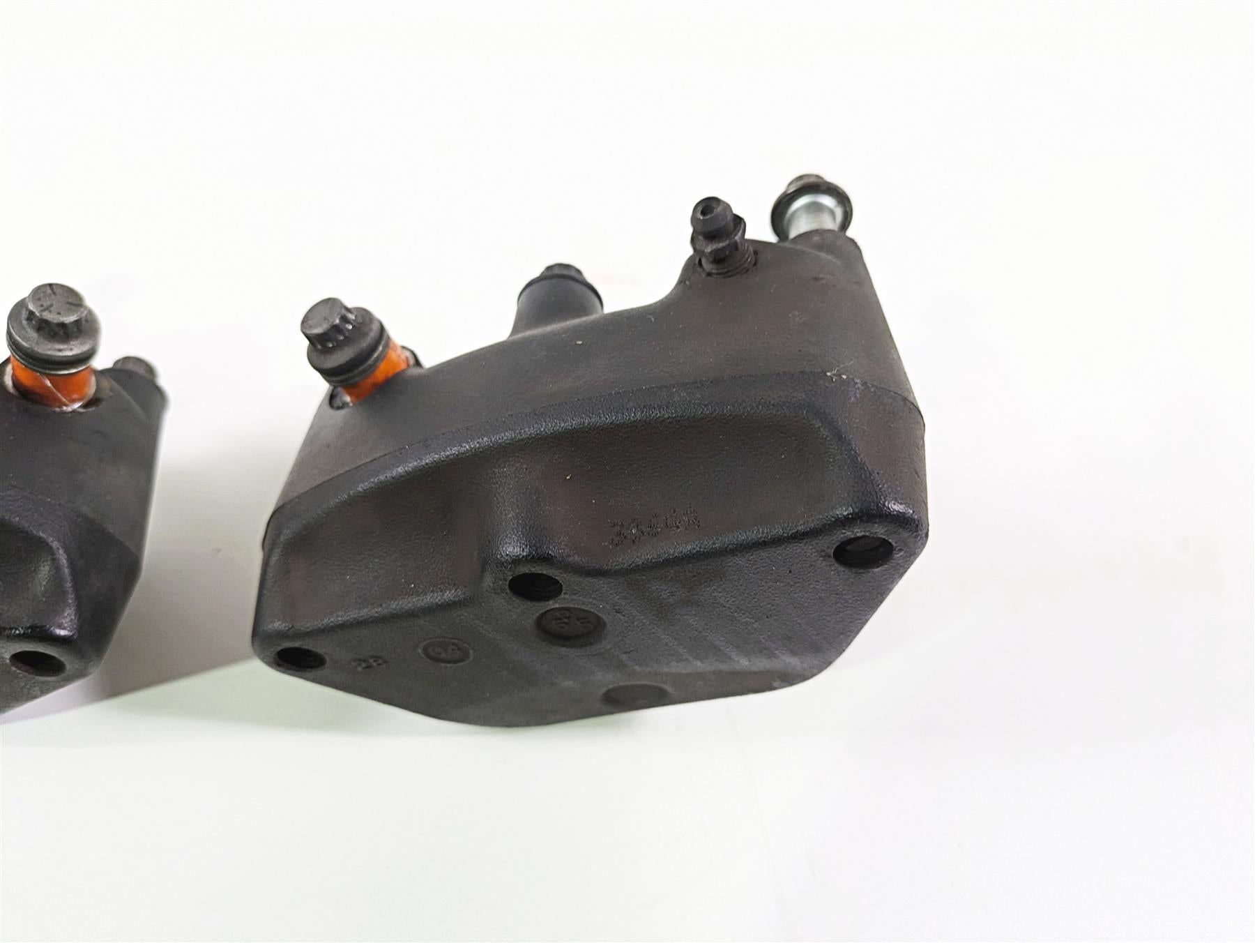 2005 Harley Touring FLHRI Road King Front Brake Caliper Set 44023-00C 44046-00D {{ shop.shopifyCountryName }} - Mototech271