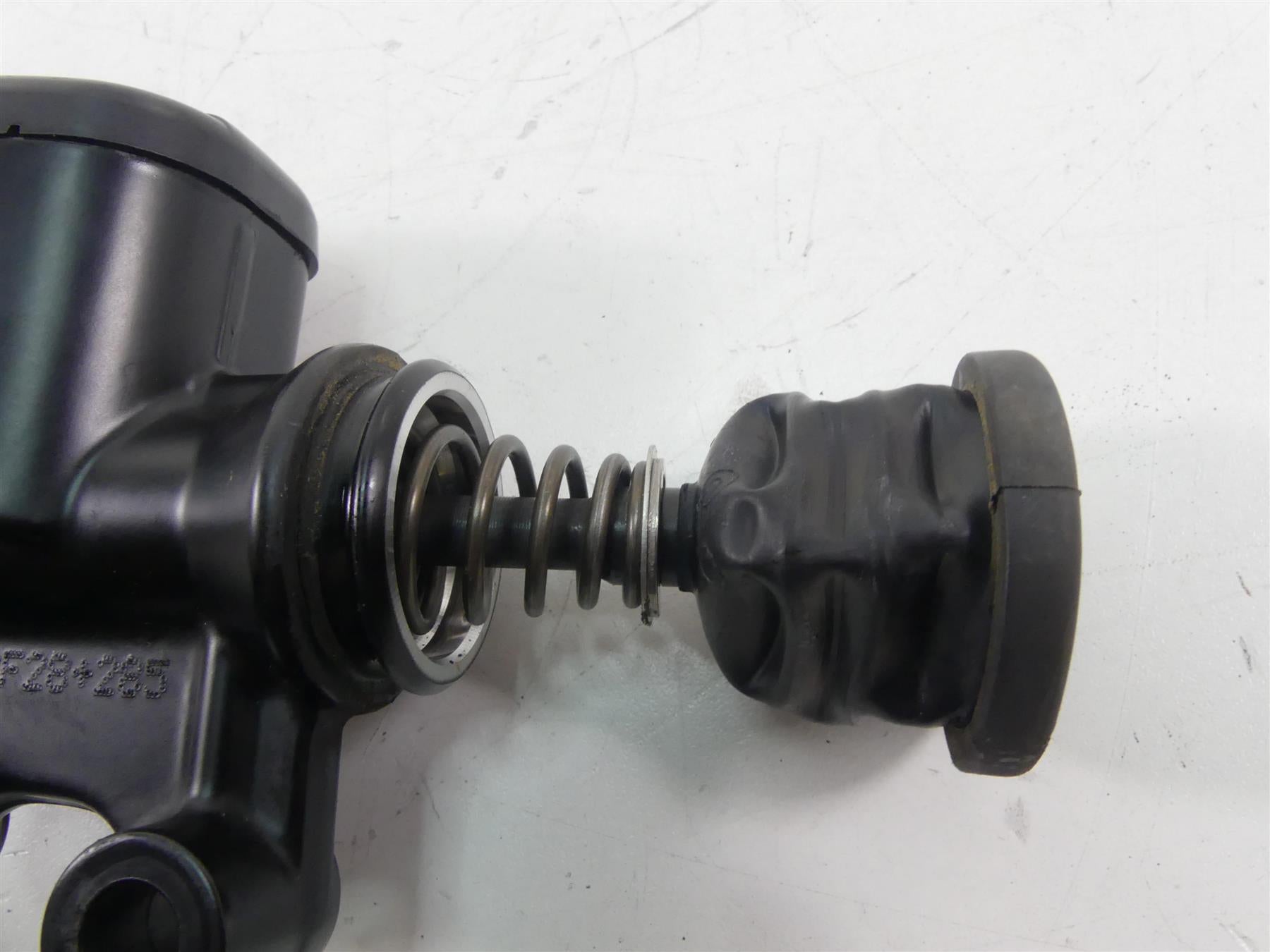 2013 Harley Touring FLHTK Electra Glide Rear Brake Master Cylinder 41700028A {{ shop.shopifyCountryName }} - Mototech271