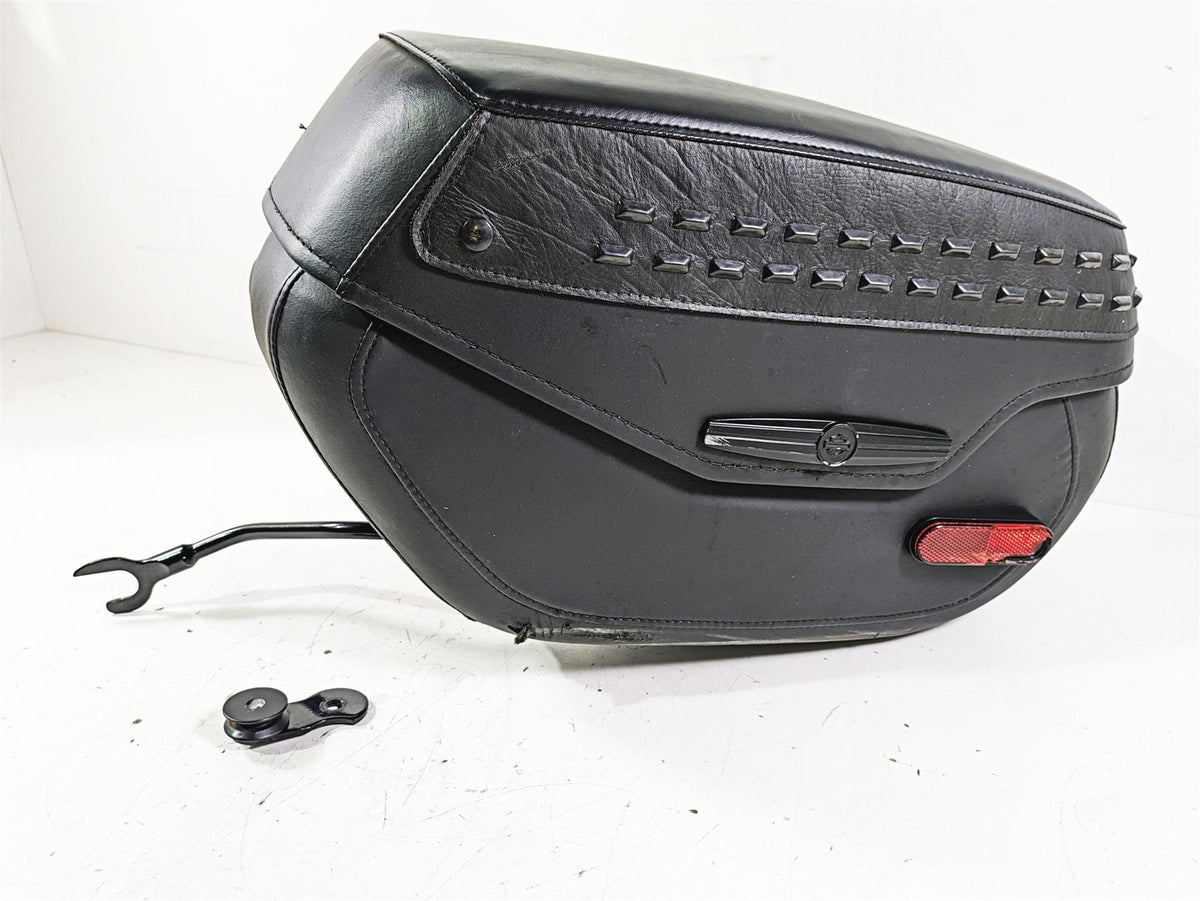2019 Harley FLHCS Softail Heritage Left Saddle Bag Saddlebag - Read 90201437 {{ shop.shopifyCountryName }} - Mototech271