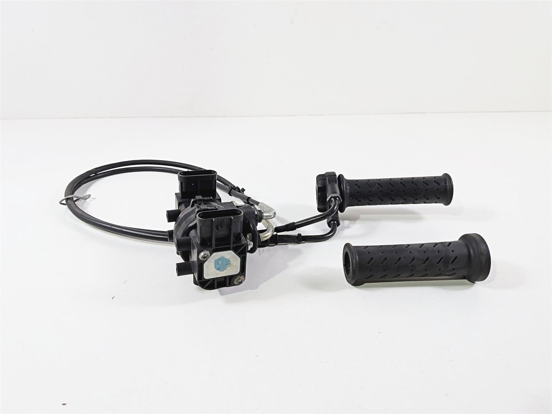 2014 Aprilia RSV4 RR Factory Throttle & Acceleration Position Sensor B044414 {{ shop.shopifyCountryName }} - Mototech271