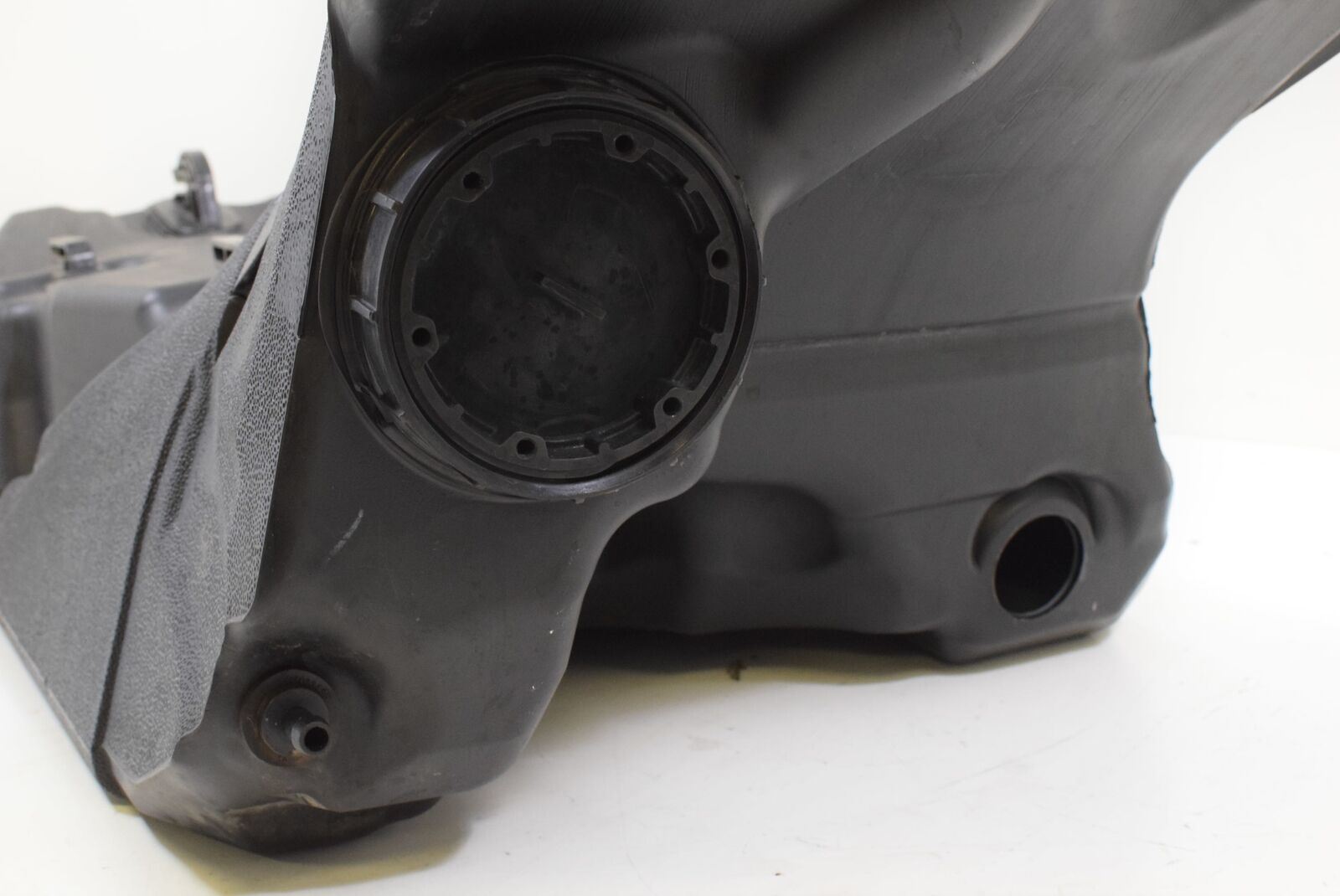 2010 Ski-Doo Summit X 800R PTEK Fuel Gas Petrol Tank 513033575 {{ shop.shopifyCountryName }} - Mototech271