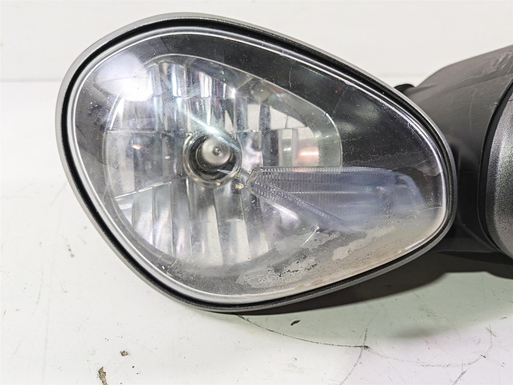 2019 Triumph Speed Triple RS 1050 Headlights Head Light Lamp READ T2702886 {{ shop.shopifyCountryName }} - Mototech271