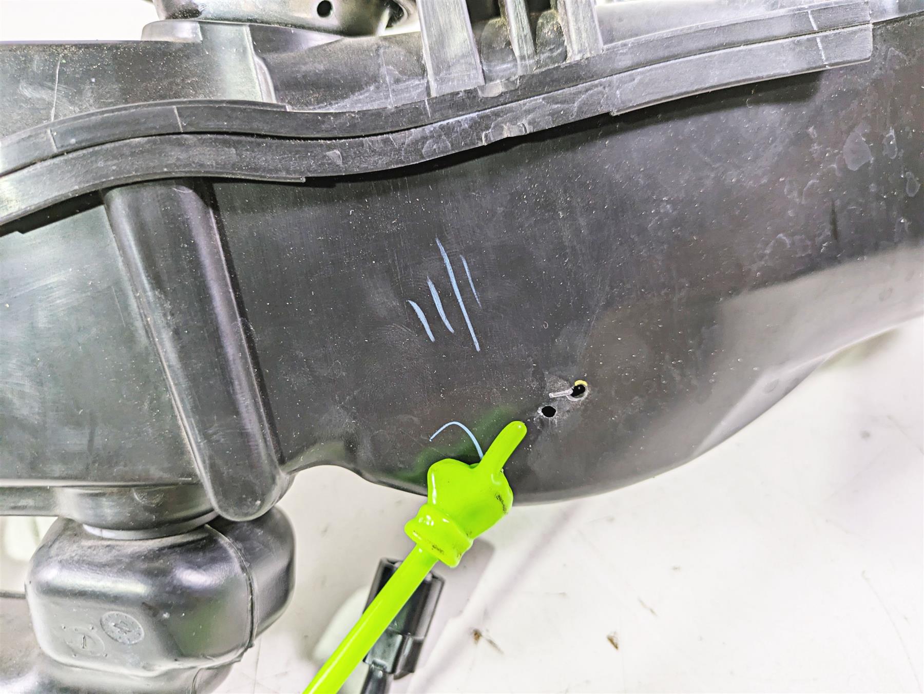 2008 Honda CBR1000RR SC59 Right Upper Air Intake Duct - Read 64330-MFL-672 {{ shop.shopifyCountryName }} - Mototech271