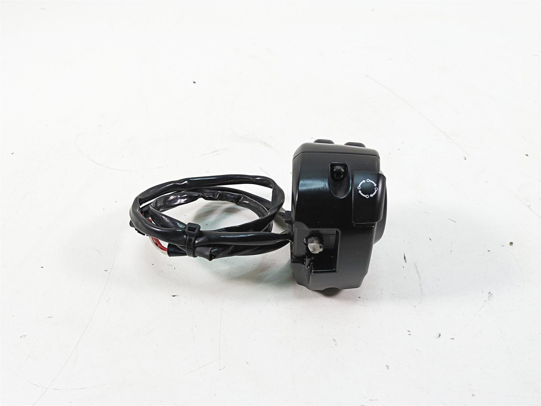 2019 Harley Touring FLHX Street Glide Left Hand Control Switch 71500128B {{ shop.shopifyCountryName }} - Mototech271