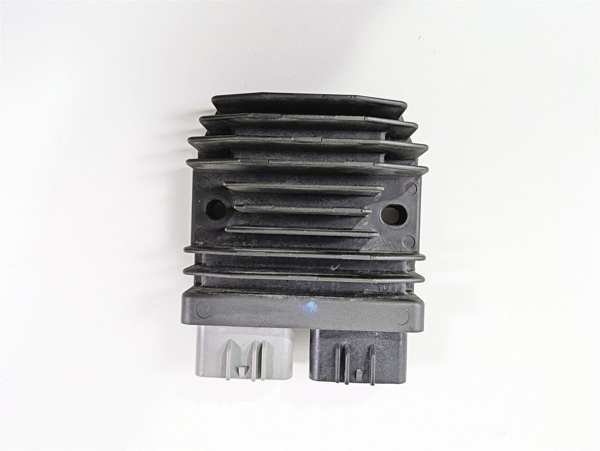 2024 Triumph Tiger 900 GT Rectifier Voltage Regulator FH027AA T1300675 {{ shop.shopifyCountryName }} - Mototech271