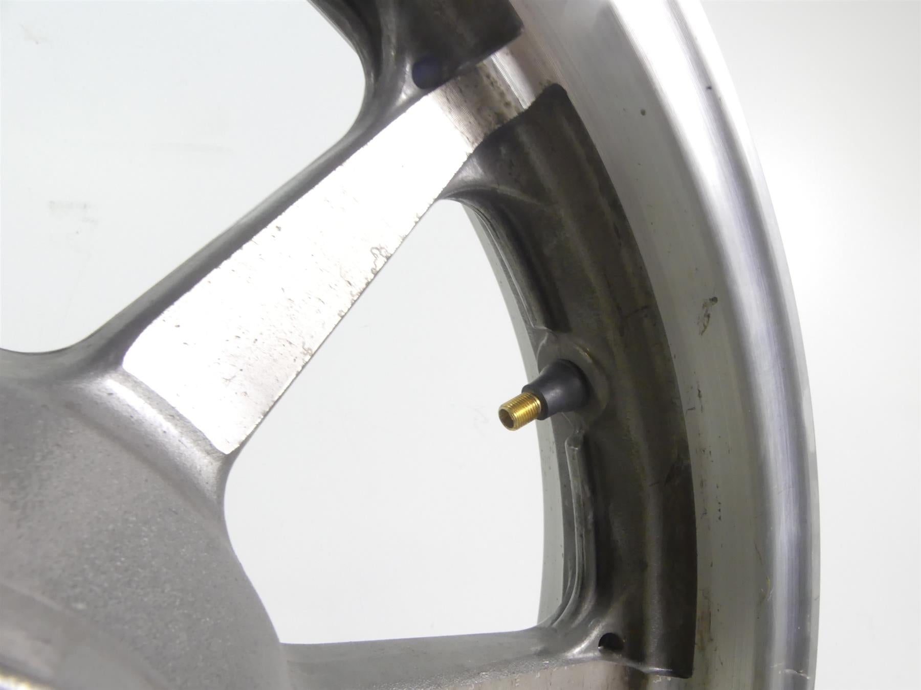 2007 Yamaha XVS1300 V-Star Straight Front Wheel Rim 16x3 5KS-25168-00-MA {{ shop.shopifyCountryName }} - Mototech271