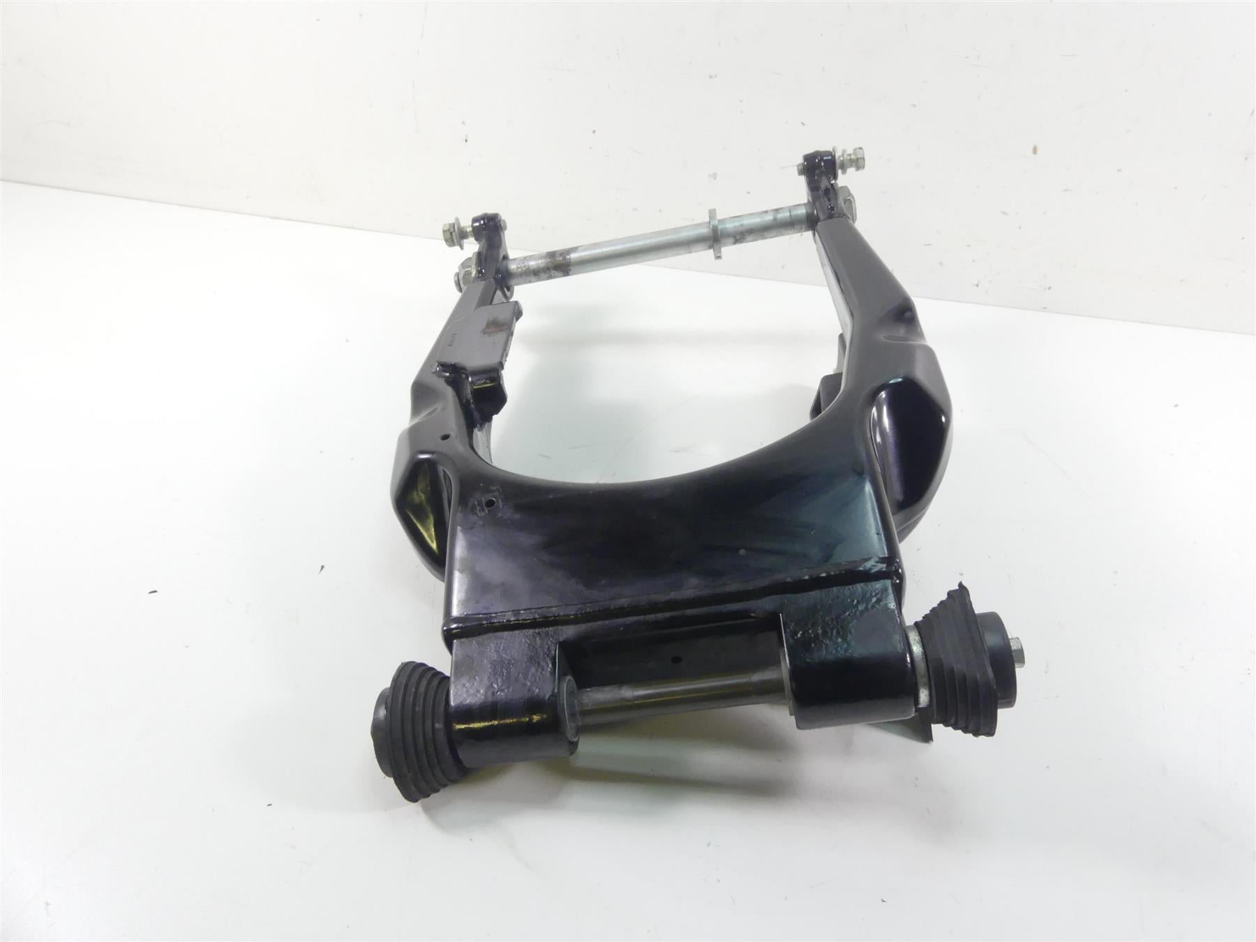 2009 Harley FLHTCU SE4 CVO E-Glide Rear Swing Arm Swingarm + Axle 45470-09 {{ shop.shopifyCountryName }} - Mototech271