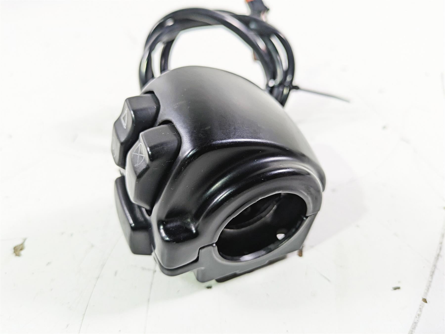 2016 Harley FLSTC Softail Heritage Right Hand Control Switch 71500297 {{ shop.shopifyCountryName }} - Mototech271
