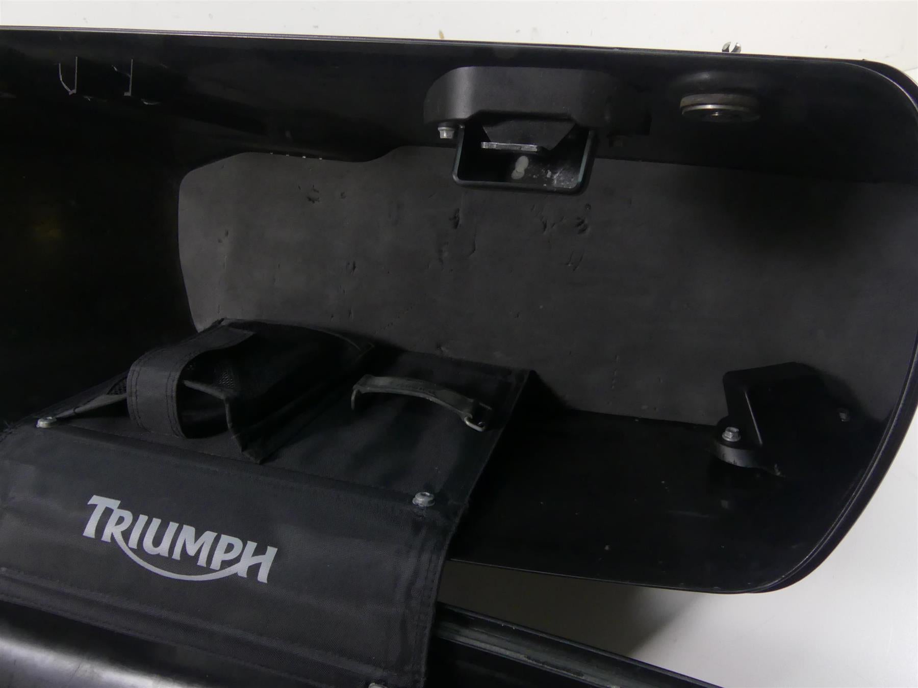 2013 Triumph Rocket 3 Touring Left Saddlebag Saddle Bag -Read T2352059 {{ shop.shopifyCountryName }} - Mototech271