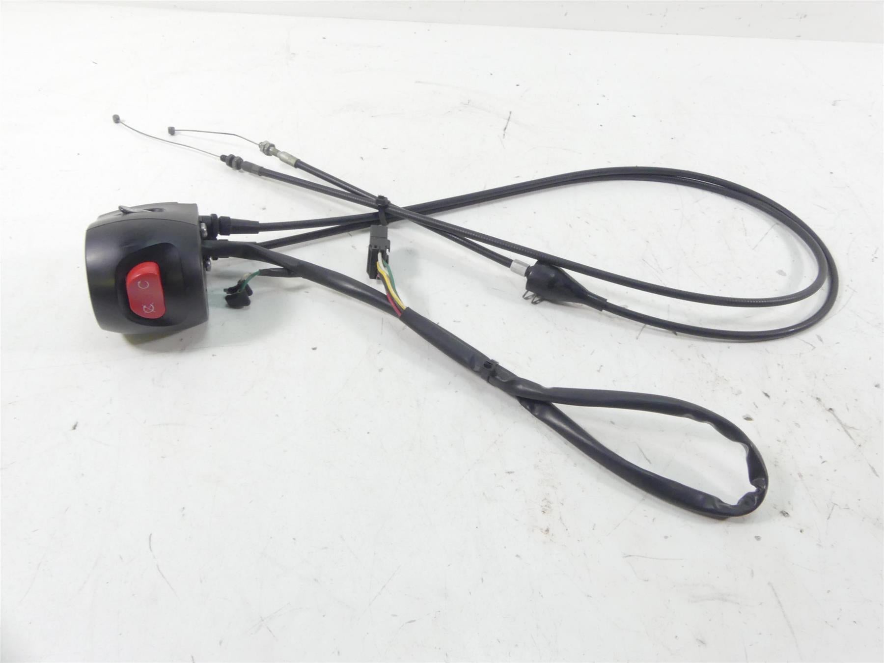 2011 Victory Vision Tour Right Start Stop Control Switch + Throttle 4011357 {{ shop.shopifyCountryName }} - Mototech271