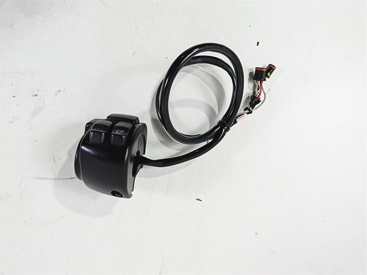 2020 Harley Softail FXST Standard Right Hand Start Stop Control Switch 71500462 {{ shop.shopifyCountryName }} - Mototech271