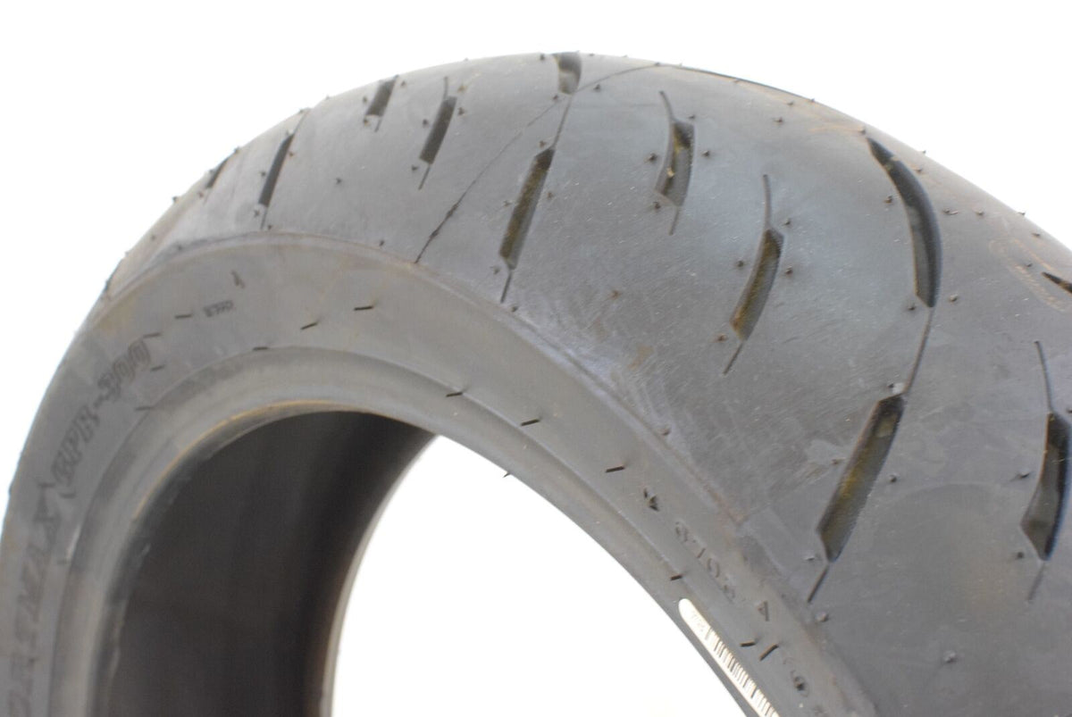 Unused Rear Motorcycle Tire Dunlop Sportmax GPR-300 160/60-17 DOT01218 45067356 {{ shop.shopifyCountryName }} - Mototech271