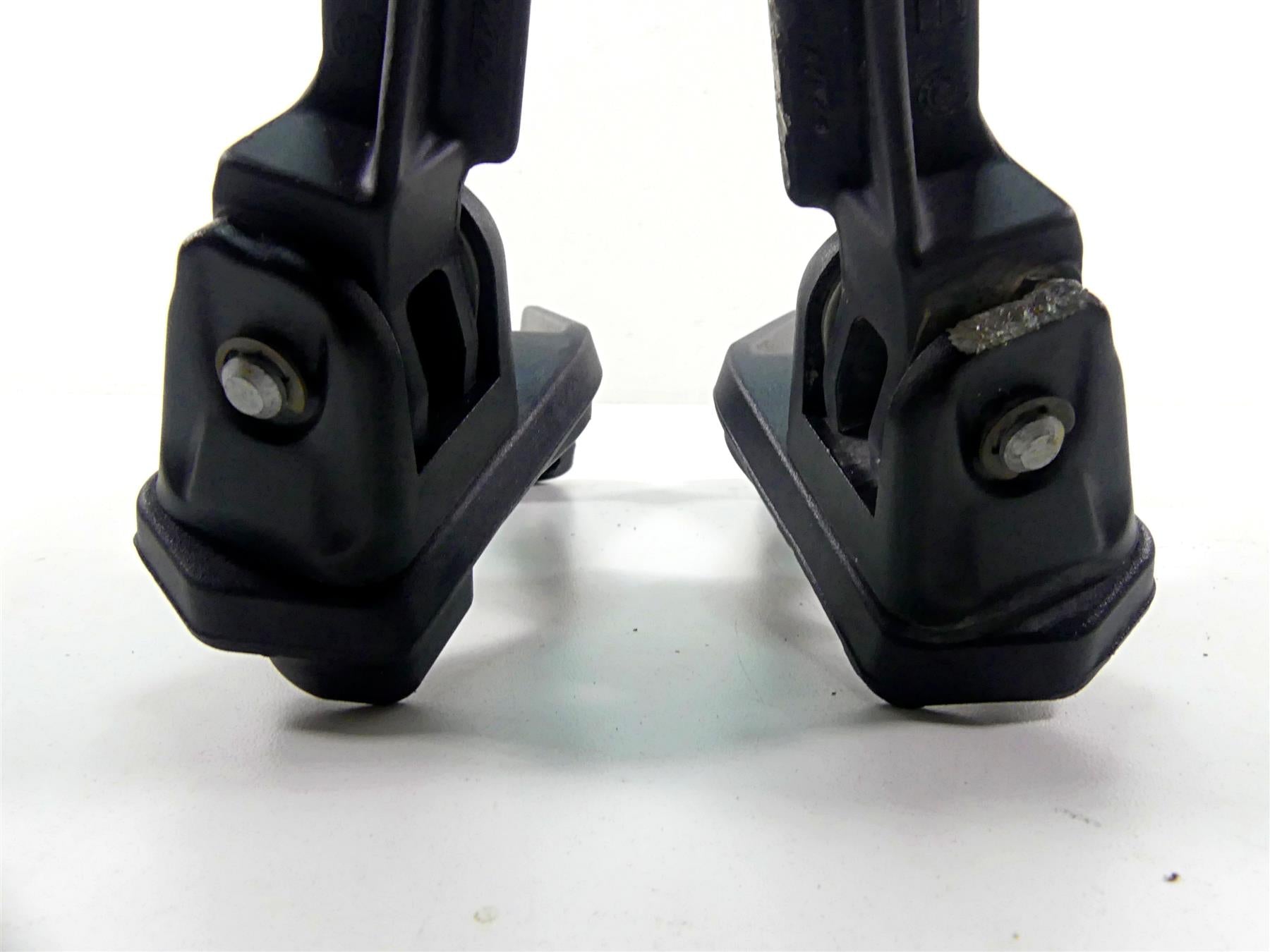 2016 KTM 1290 Super Duke R Rear Passenger Footpeg Foot Peg Set 6130304800033S {{ shop.shopifyCountryName }} - Mototech271