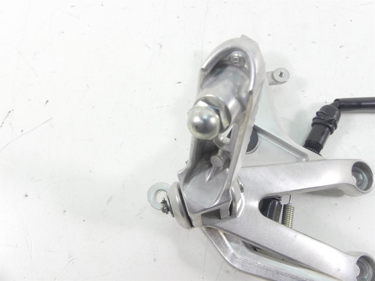 2021 Honda CBR600RR Front Right Rider Driver Footpeg + Brake Pedal 50600-MFJ-D00 {{ shop.shopifyCountryName }} - Mototech271