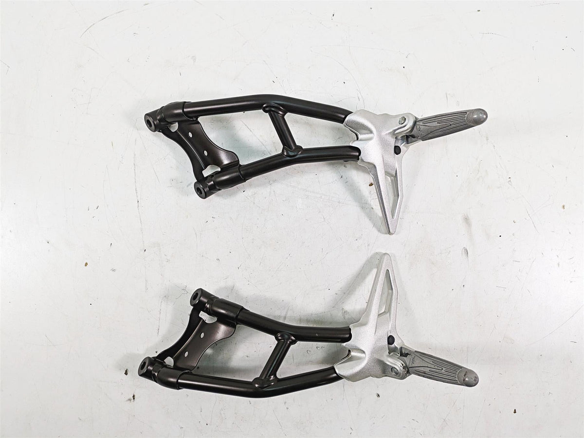 2017 Mv Agusta Dragster 800 Rear Passenger Footpeg Set 80B0B8764 80B0B8765 {{ shop.shopifyCountryName }} - Mototech271