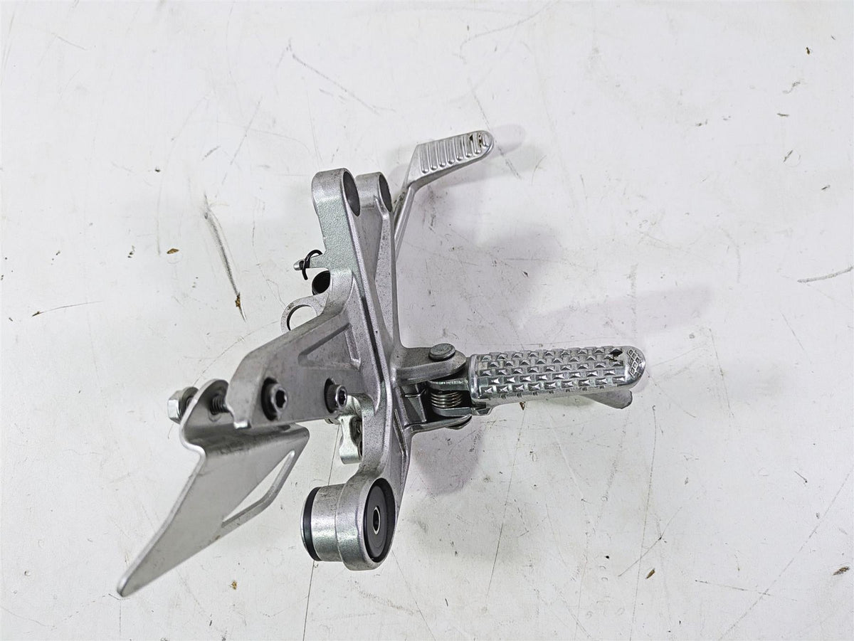 2008 Honda CBR1000RR SC59 Right Front Foot Peg & Brake Pedal Set 50600-MFL-000 {{ shop.shopifyCountryName }} - Mototech271