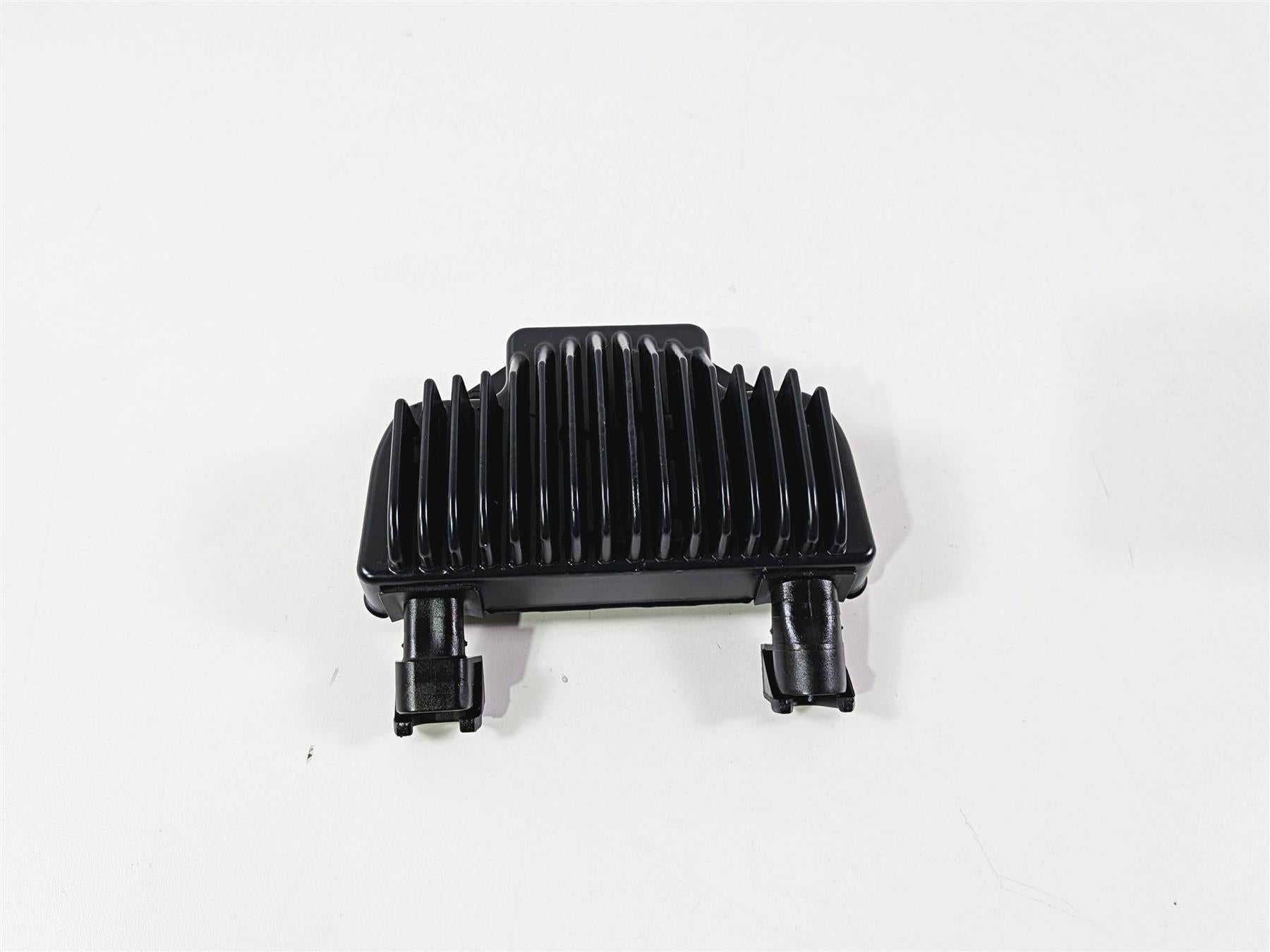2011 Harley FXDF Dyna Fat Bob Rectifier Voltage Regulator 74631-08A {{ shop.shopifyCountryName }} - Mototech271