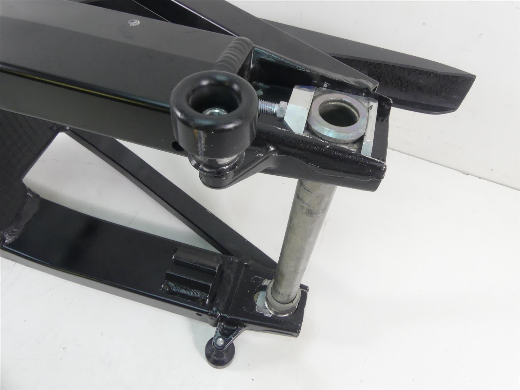 2020 Suzuki GSX1300 R Hayabusa Rear Swingarm Swing Arm + Axle 61000-24F50-YAP {{ shop.shopifyCountryName }} - Mototech271