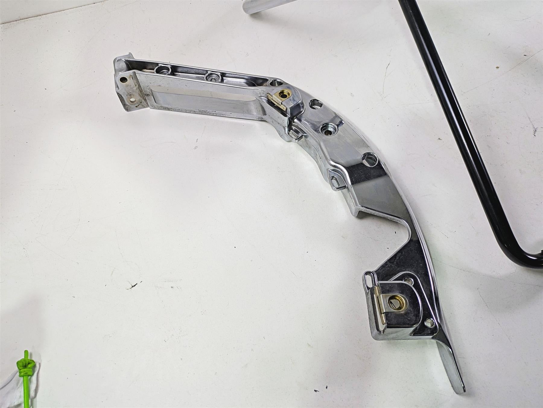 2015 Harley Touring FLHTKL Electra Glide Rear Saddlebag Support Set 90200499 {{ shop.shopifyCountryName }} - Mototech271