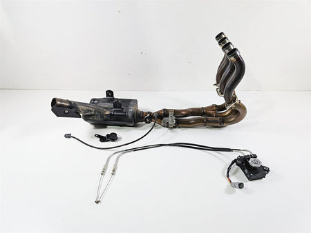 2024 Suzuki GSXR600 Exhaust Header & Servo Motor 14100-14J00 33970-47H03 {{ shop.shopifyCountryName }} - Mototech271