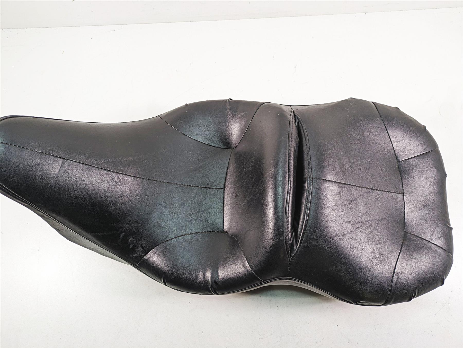 2006 Harley Touring FLHTCUI Electra Glide Seat Saddle 51703