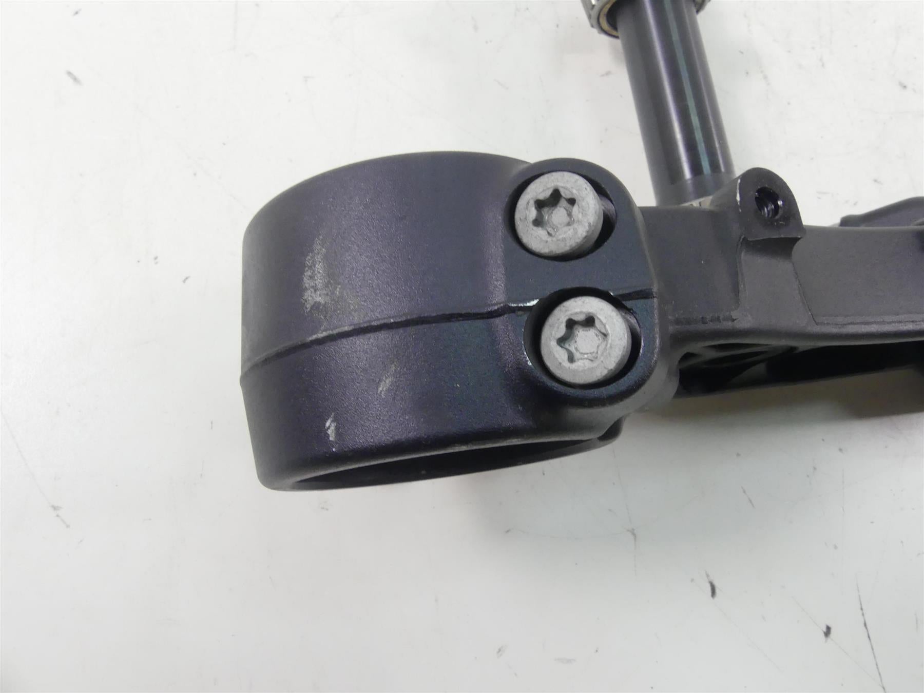 2015 KTM 1290R Super Duke Lower Triple Tree Steering Clamp 6130103202933S {{ shop.shopifyCountryName }} - Mototech271