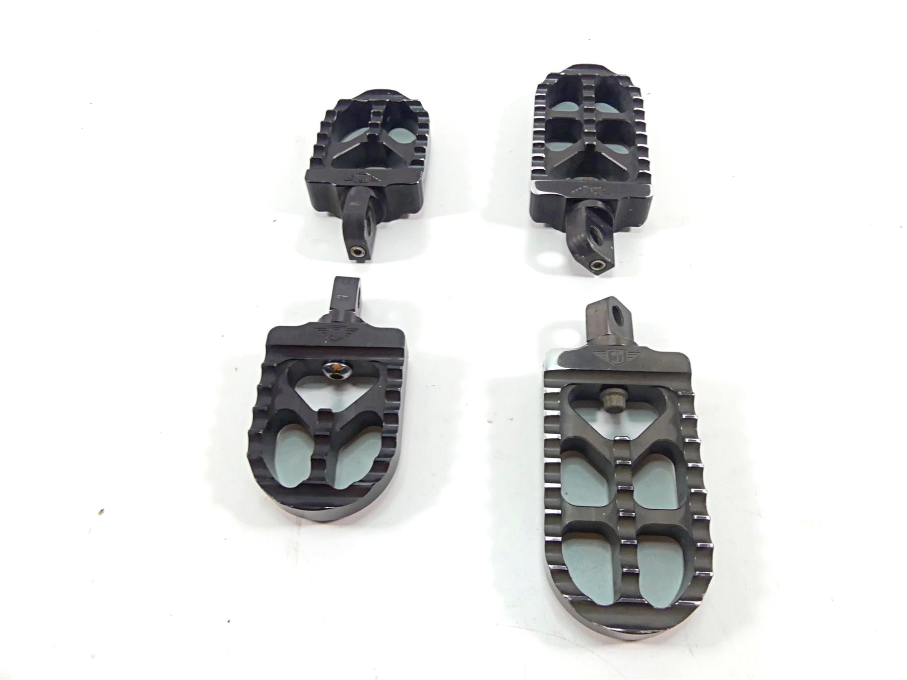2014 Harley Dyna FXDB Street Bob Joker Machine Adjustable Footpeg Set 08-56-1 {{ shop.shopifyCountryName }} - Mototech271