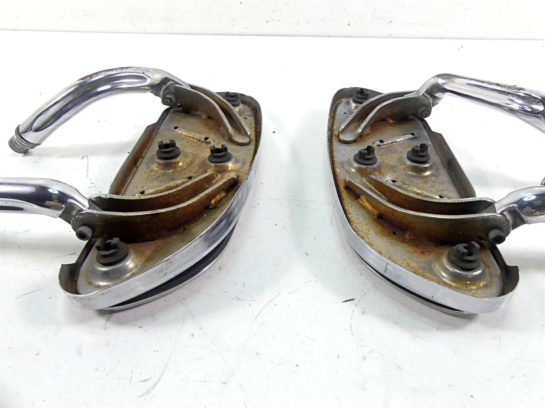 2006 Harley Touring FLHTCU SE E-Glide Front Floorboard Set -Read 47370-04 {{ shop.shopifyCountryName }} - Mototech271