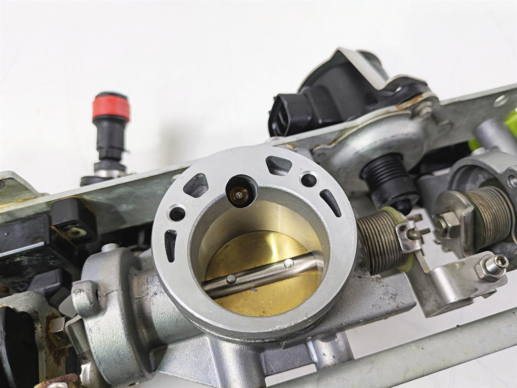 2006 Yamaha GP1300R Waverunner Throttle Body Fuel Injector Set 60T-13750-00-00 {{ shop.shopifyCountryName }} - Mototech271